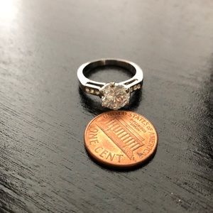 Silver CZ ring 💍